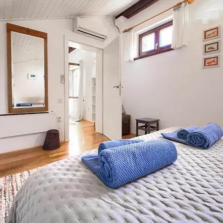 Beautiful In With Wifi * Малинска