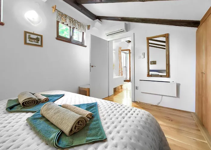 Ferienhaus Beautiful In With Wifi Malinska