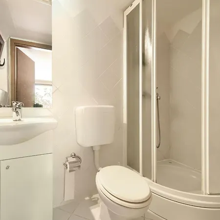 Casa vacanze Beautiful In With Wifi Malinska